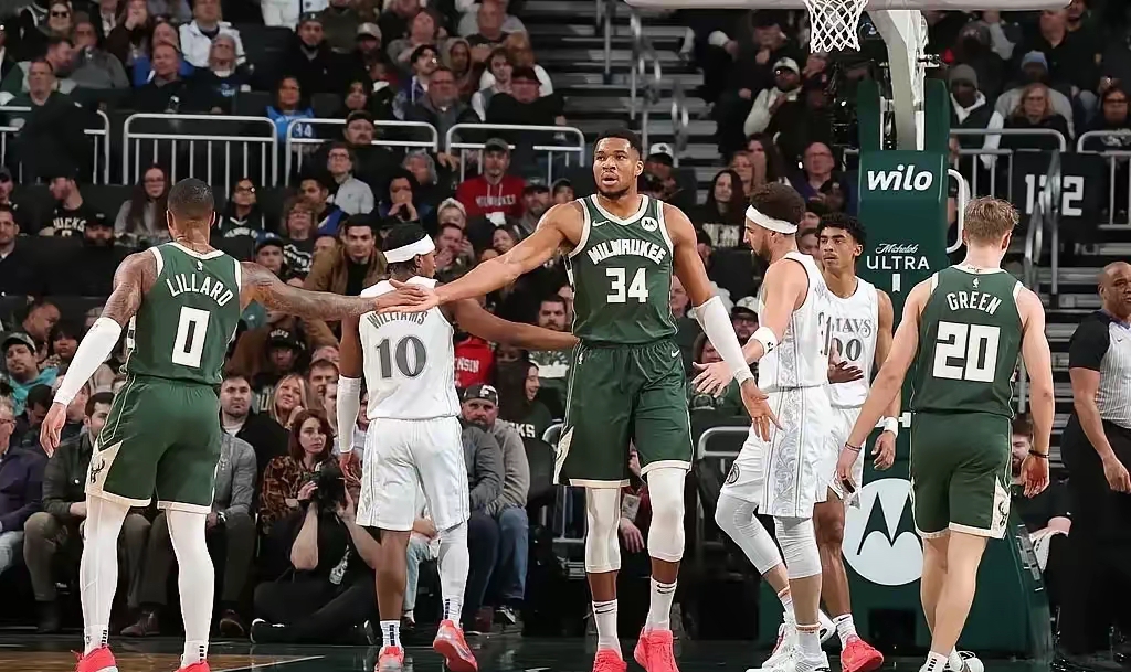 字母哥三巨头联手，公牛得分突破，爆发新星冲击季后赛！