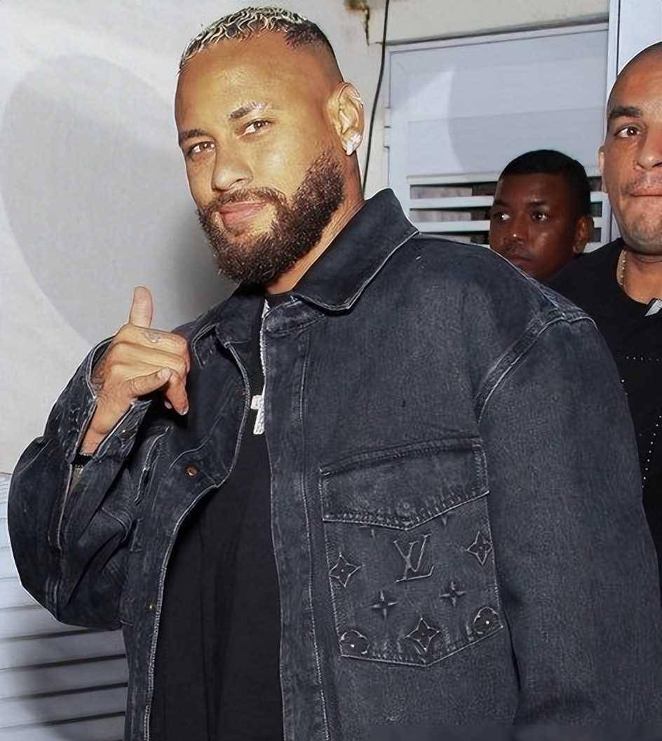 阿扎伦卡巅峰对决，内马尔与30激战西班牙队分钟，问鼎冠军胜负难料！